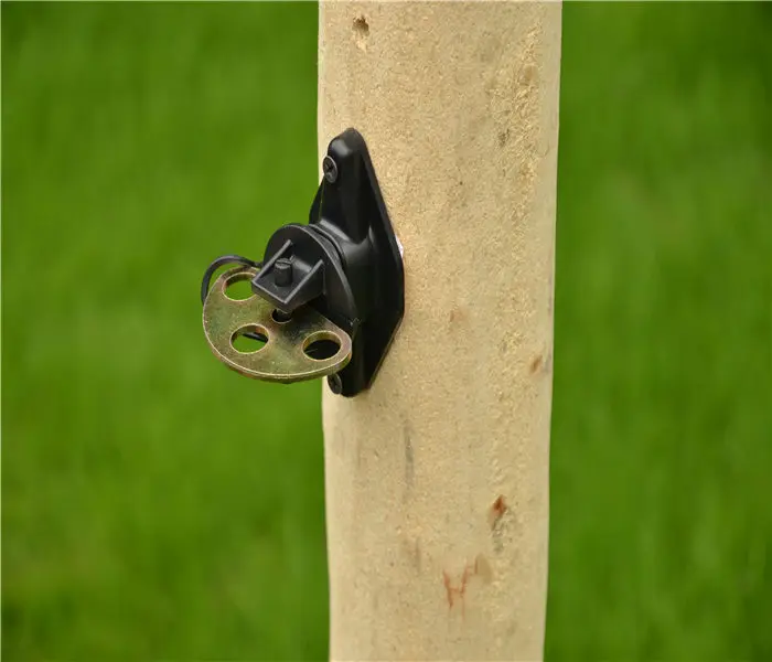 Stainless Steel Three 14mm Hole Insulators For Electricity Fencing Wire Strain Insulated Electric Fence Pin Lock Insulator