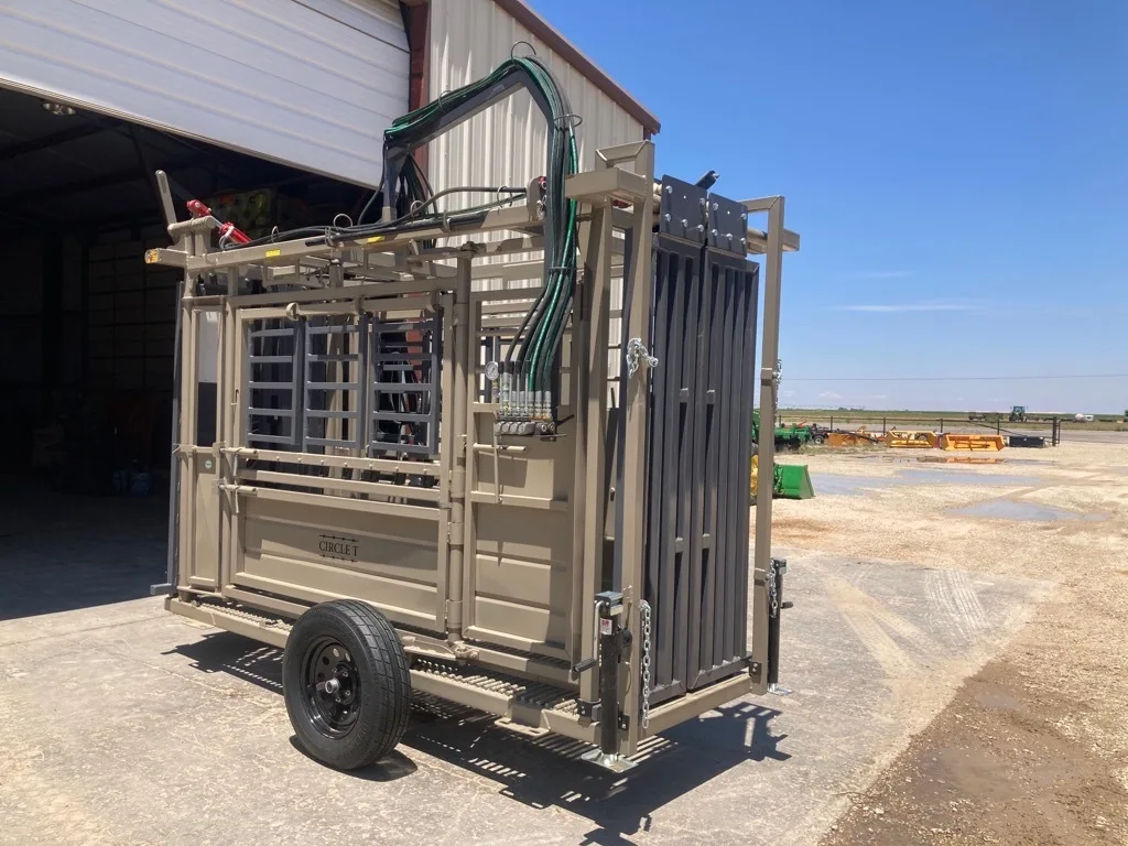 New 2024 Circle T Chutes Hydraulic Squeeze Chute for Sale