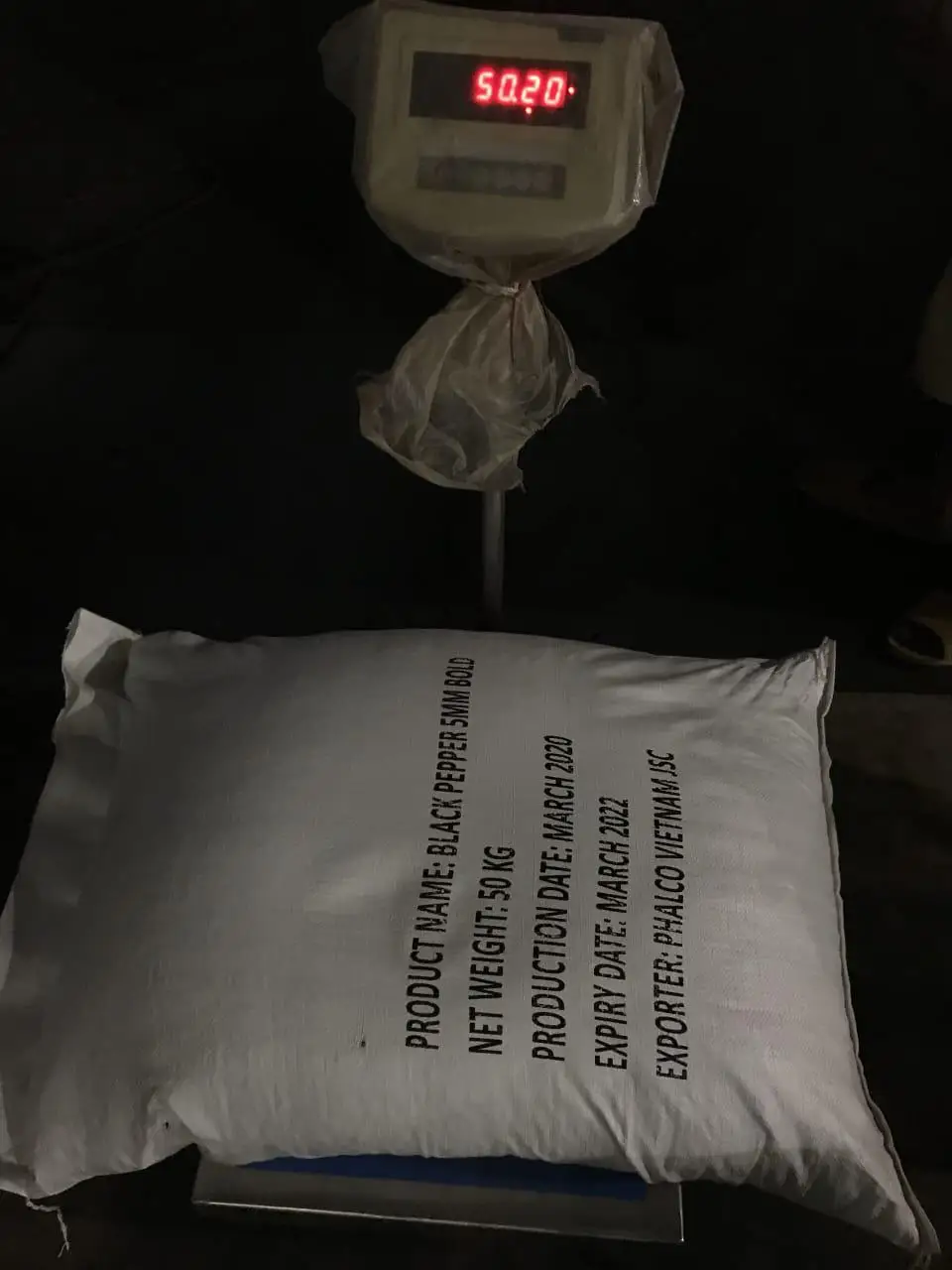 Вьетнамская машина для очистки черного перца жирный Аста вьетнамского происхождения новый урожай