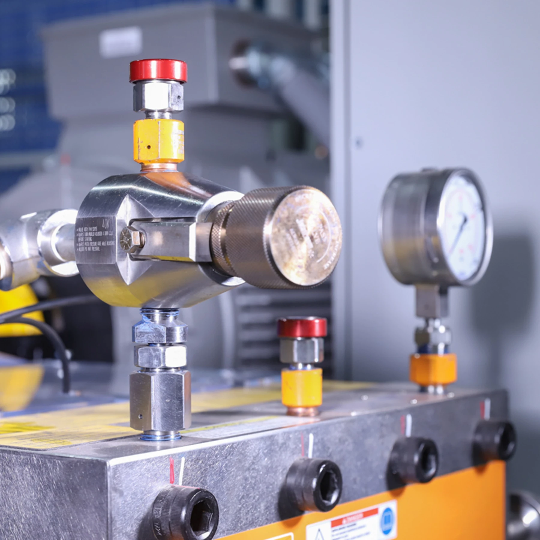 Ultra High Pressure 264kw 40000PSI Water Jet Cleaning Surface Preparation Hydroblasting Equipment