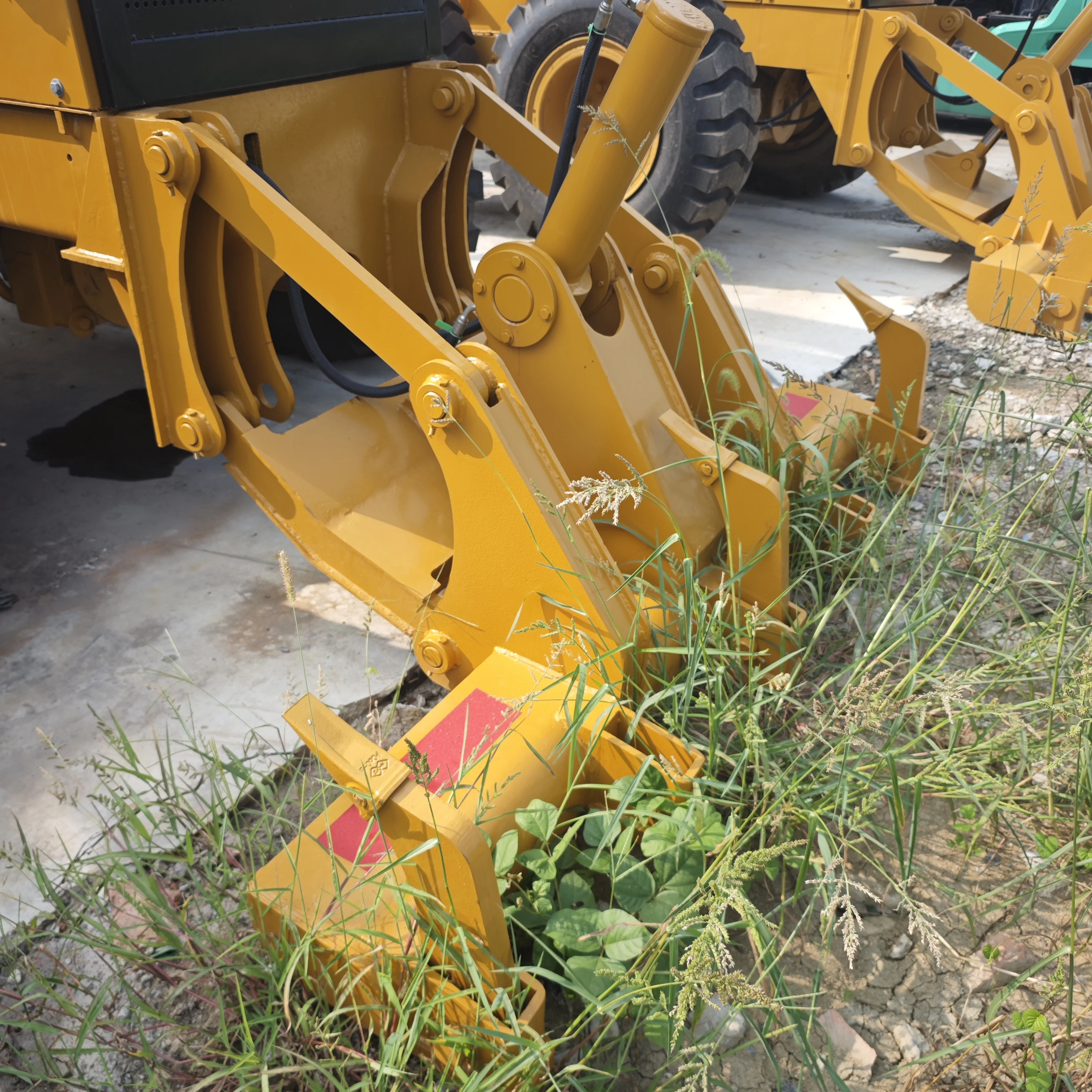 Used motor grader CAT140K China made Caterpillar 140K road construction machinery in good condition for sale