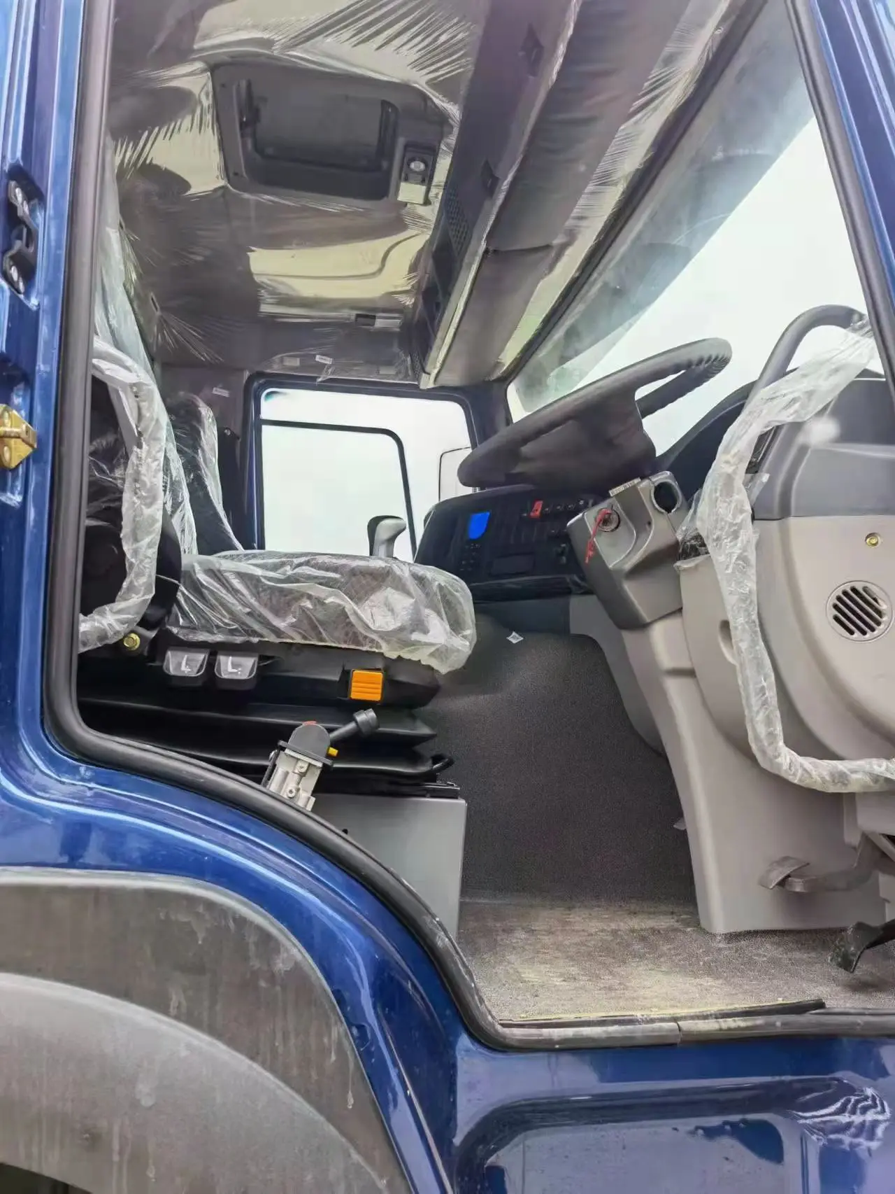 Строительное оборудование HOWO 6x4 сверхмощный самосвал 700 Самосвал/самосвал HINO в наличии