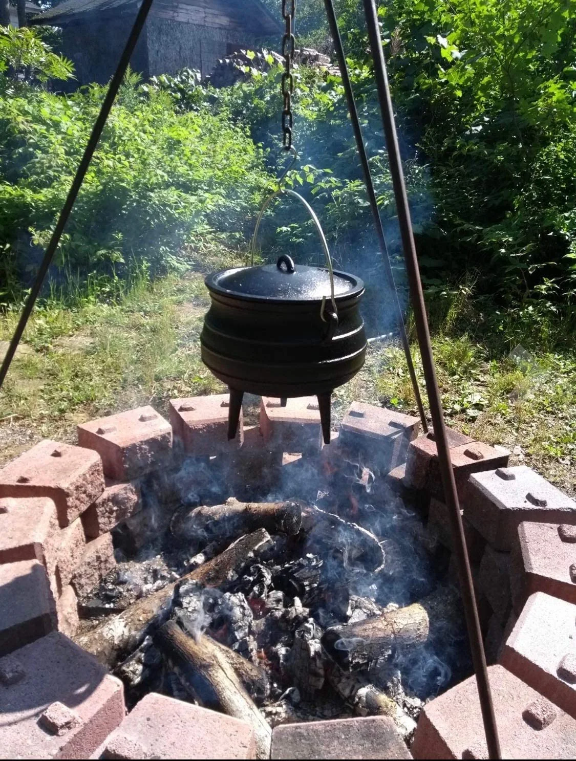 China Manufacturer utensils non stick Outdoor camping cooking pot hot stew pot cookware cast iron cauldron