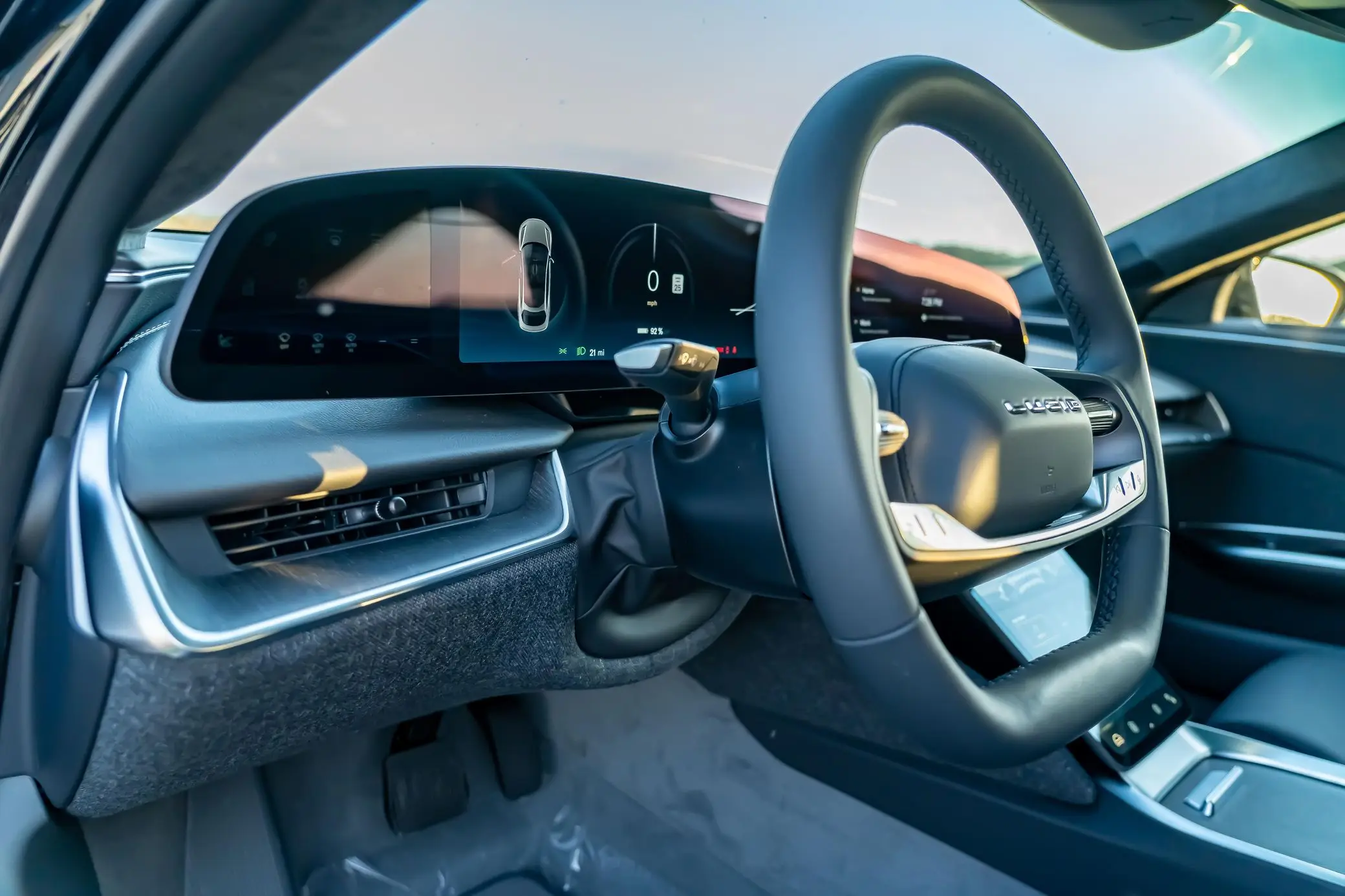 Neatly Used 2023 Lu-Cid Air Touring Dual-Motor AWD, Glass Canopy Roof, Highly Equipped (Mileage 30)