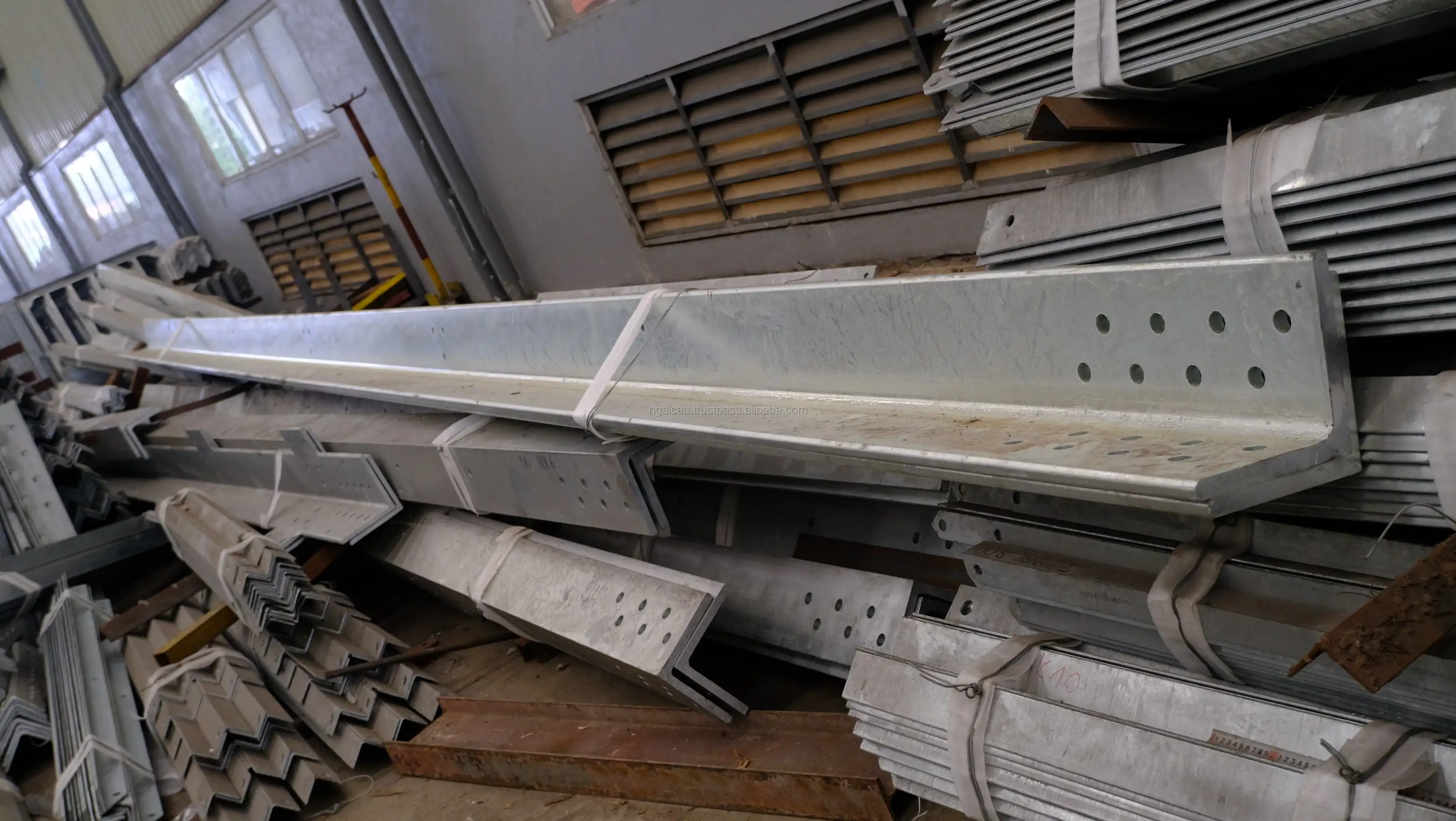 By The Customer Design: 110-500 KV Galvanized Steel Lattice Power Steel Tower Produced In Viet Nam