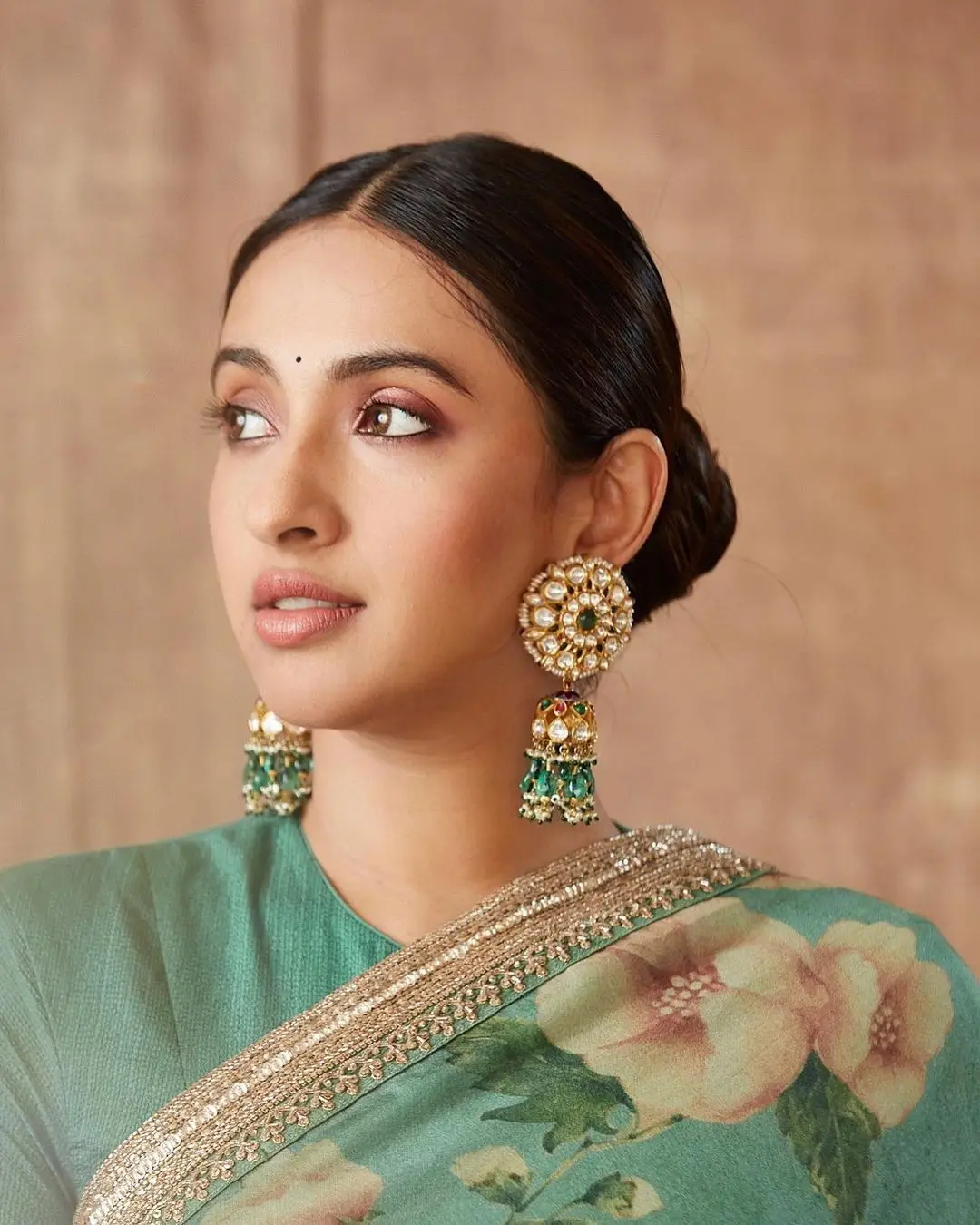 beautiful premium Organza silk fabric Digital Printed Saree and Banglori silk blouse for beach and casual wear