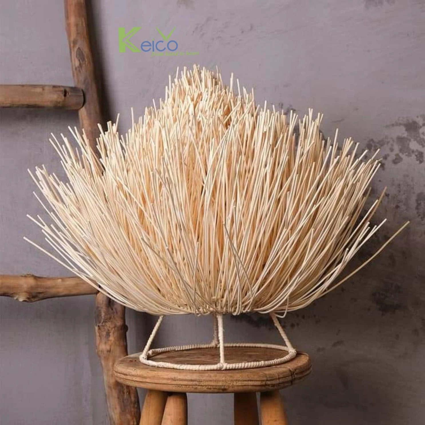 Most popular Living Room Bed Room Led Lights Palm Leaf Lamp Natural Rattan Table Lamp Woven Rattan Lampshade Flame Desk Lamp
