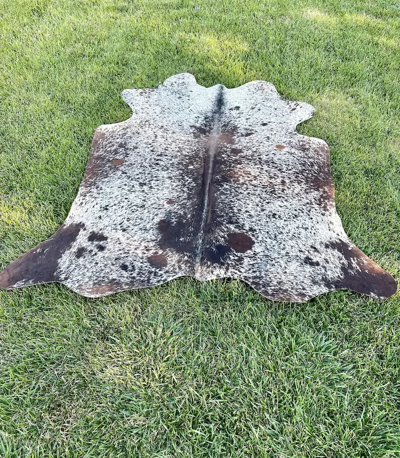 Genuine Tricolor Cowhide Rug, Speckled Brazilian Cow Hide Rug Leather Cow skin Leather Hide Rugs in natural cow skin cowhide