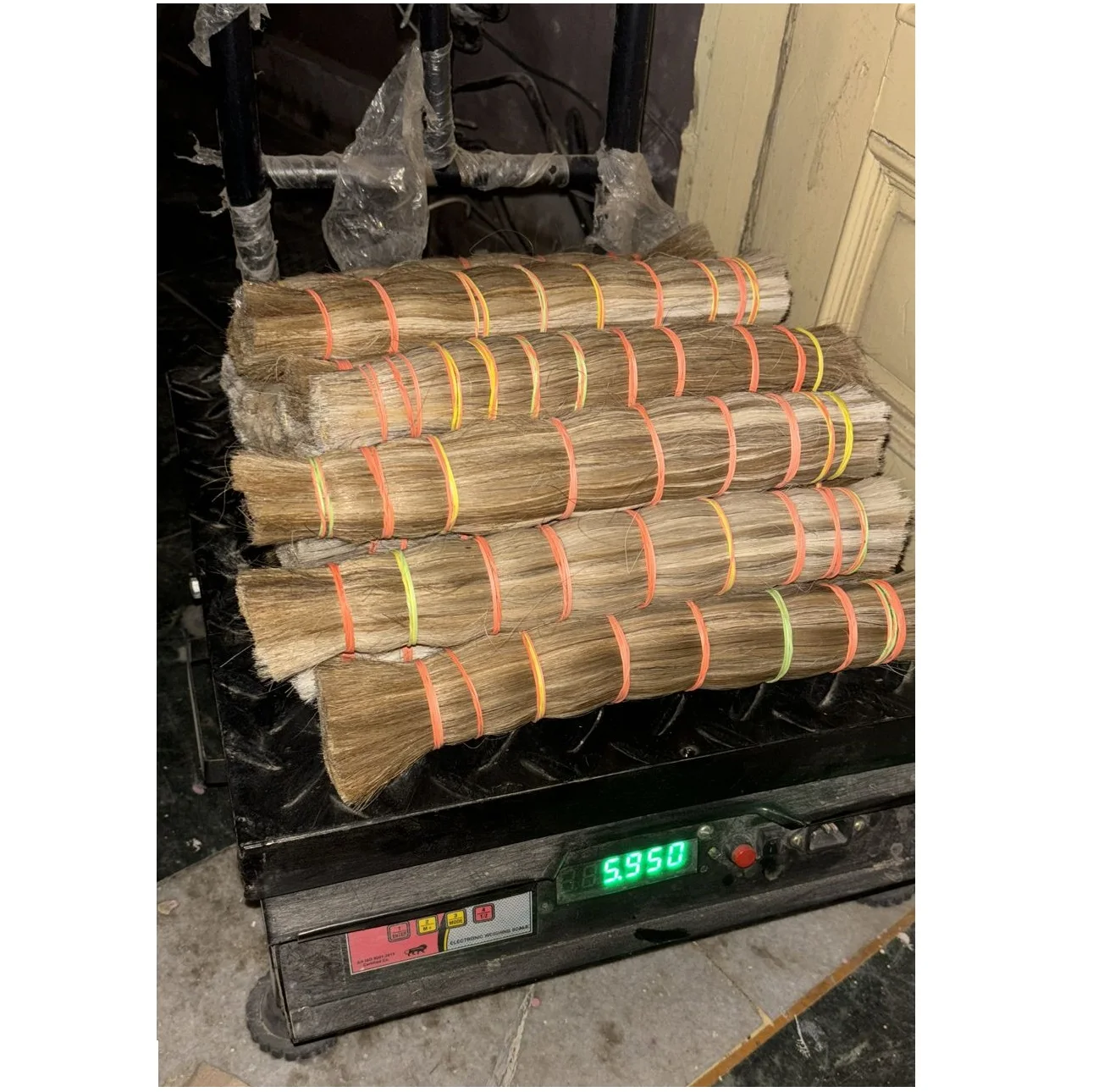 Bundled 30-40 inches white black and natural mixed color horse hairs for violin bow hairs and tail extensions