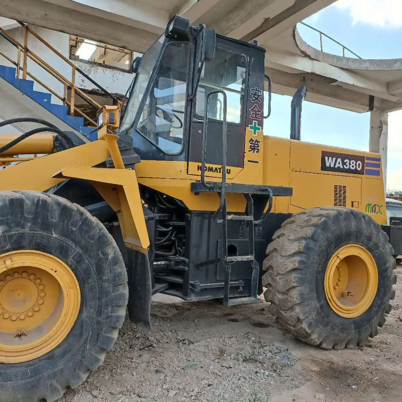 Used Komatsu WA380-3 wheel loader quality used construction loader machine WA380-3 in good condition with best price in China