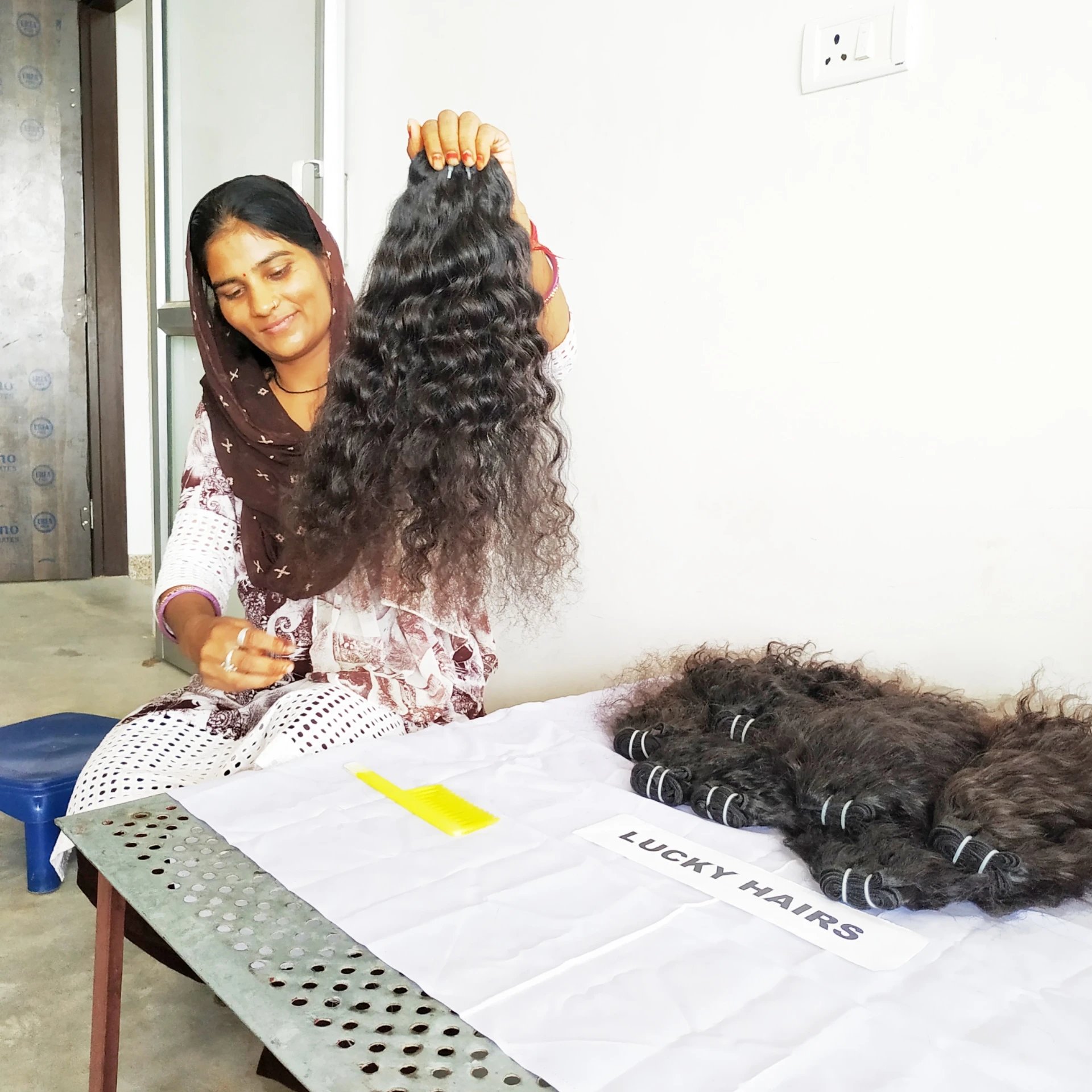 Curly Bundles Natural Human Hair Extensions Unprocessed Cuticle Aligned Virgin Brazilian Human Hair Weaving