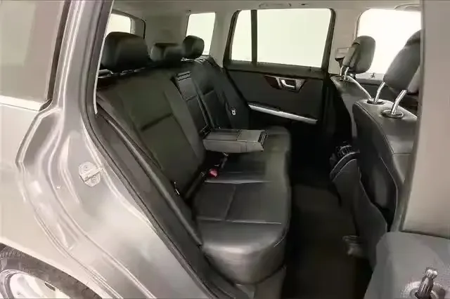 Доступен автомобиль без вмятин-Benz GLK с левым и правым рулем