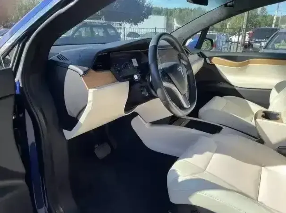 Используемый 2019 Tesla Model X Long Range 4dr готов к отправке
