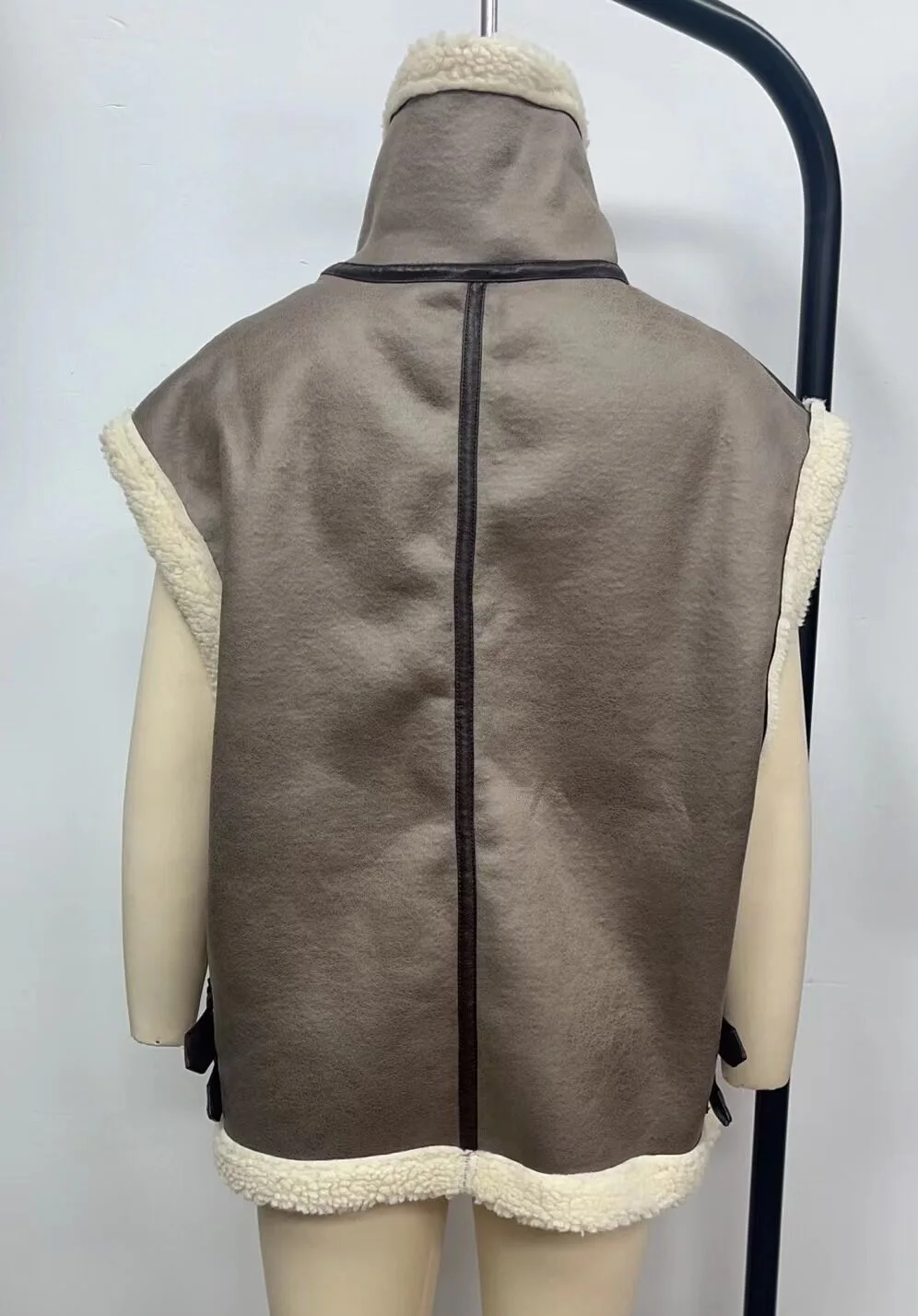 Fur Vest Women Sheepskin Waistcoat Leather Fleece Warm Vest Woman Sleeveless shearling vest leather Jacket