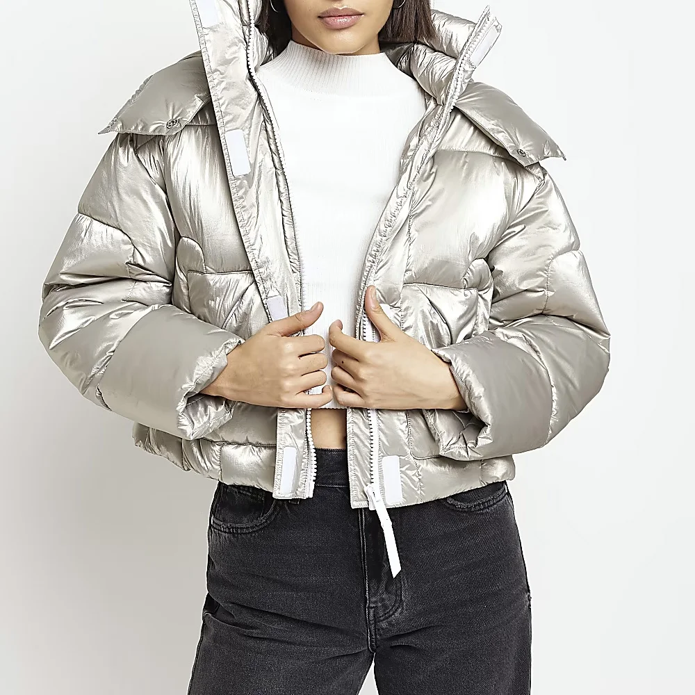 Новейший дизайн зимняя одежда водонепроницаемая блестящая куртка-пуховик Высококачественная мягкая женская с молнией спереди