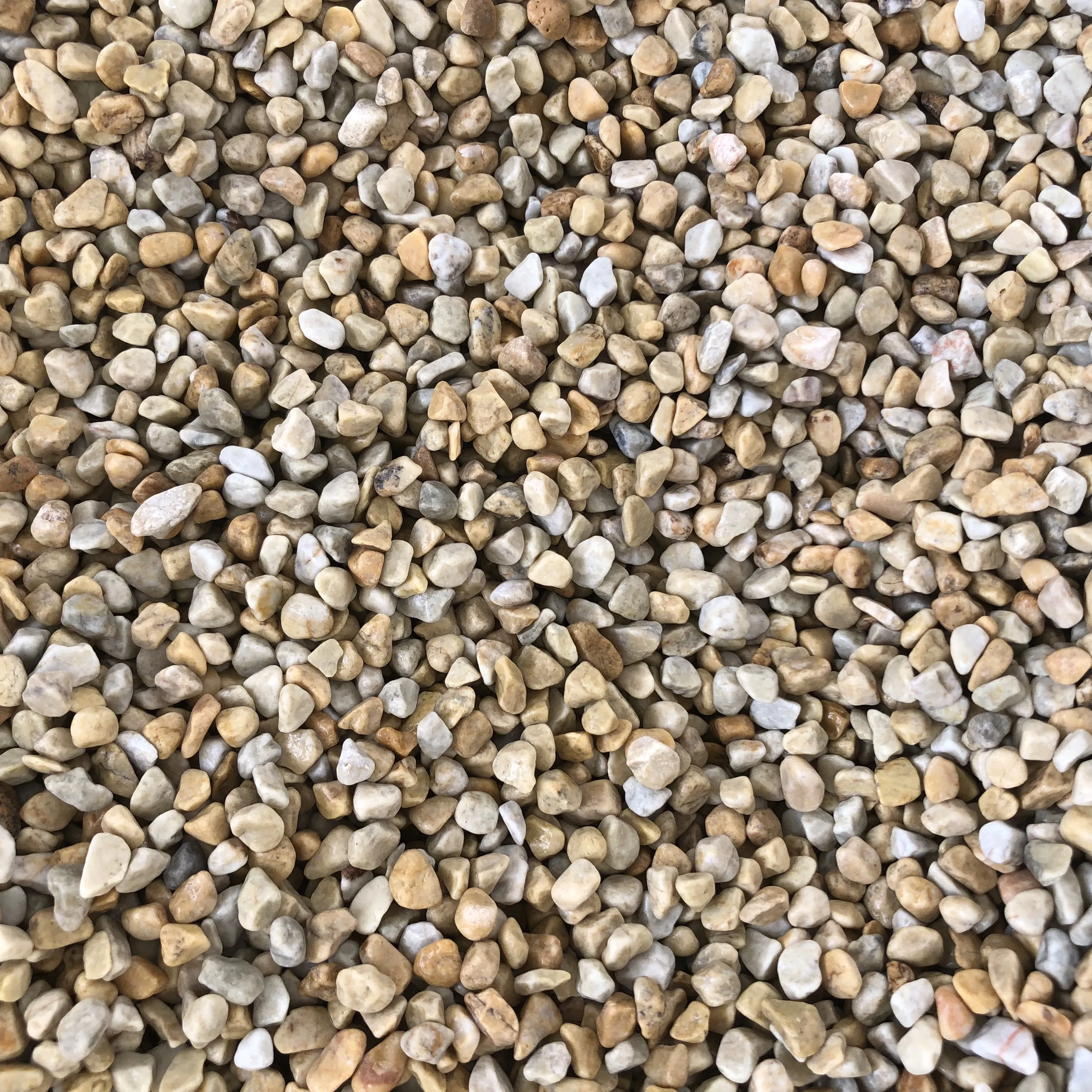 Vietnam Factory Supplies Stone Chips Gravels for Exposed Aggregate Resin Bound Floor & Landscaping  Tumbled Yellow Pebble Stone