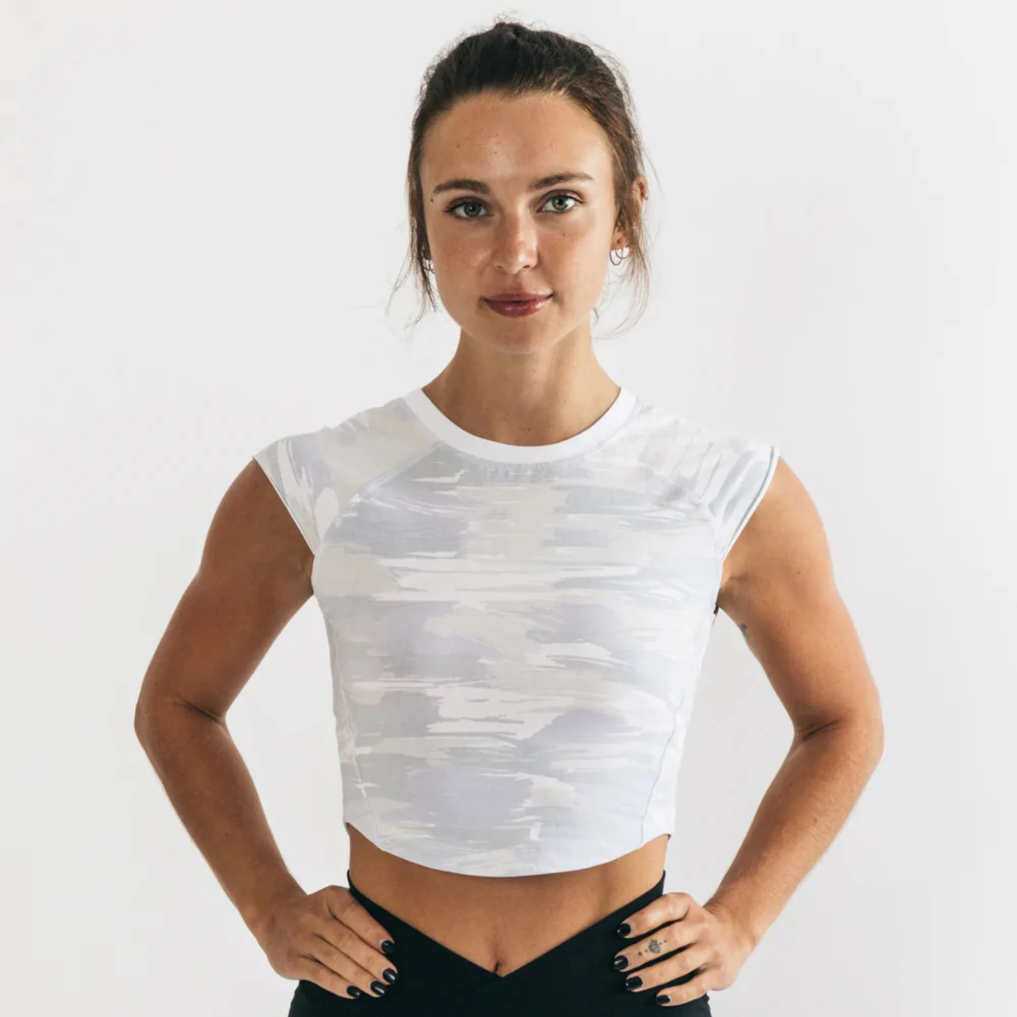 Performance Fit 95% Cotton 5% Spandex Fitted Cap Sleeves Raglan Shaped Crew Neckline Women Arctic Canvas Camo Scoop Hem Crop T-S