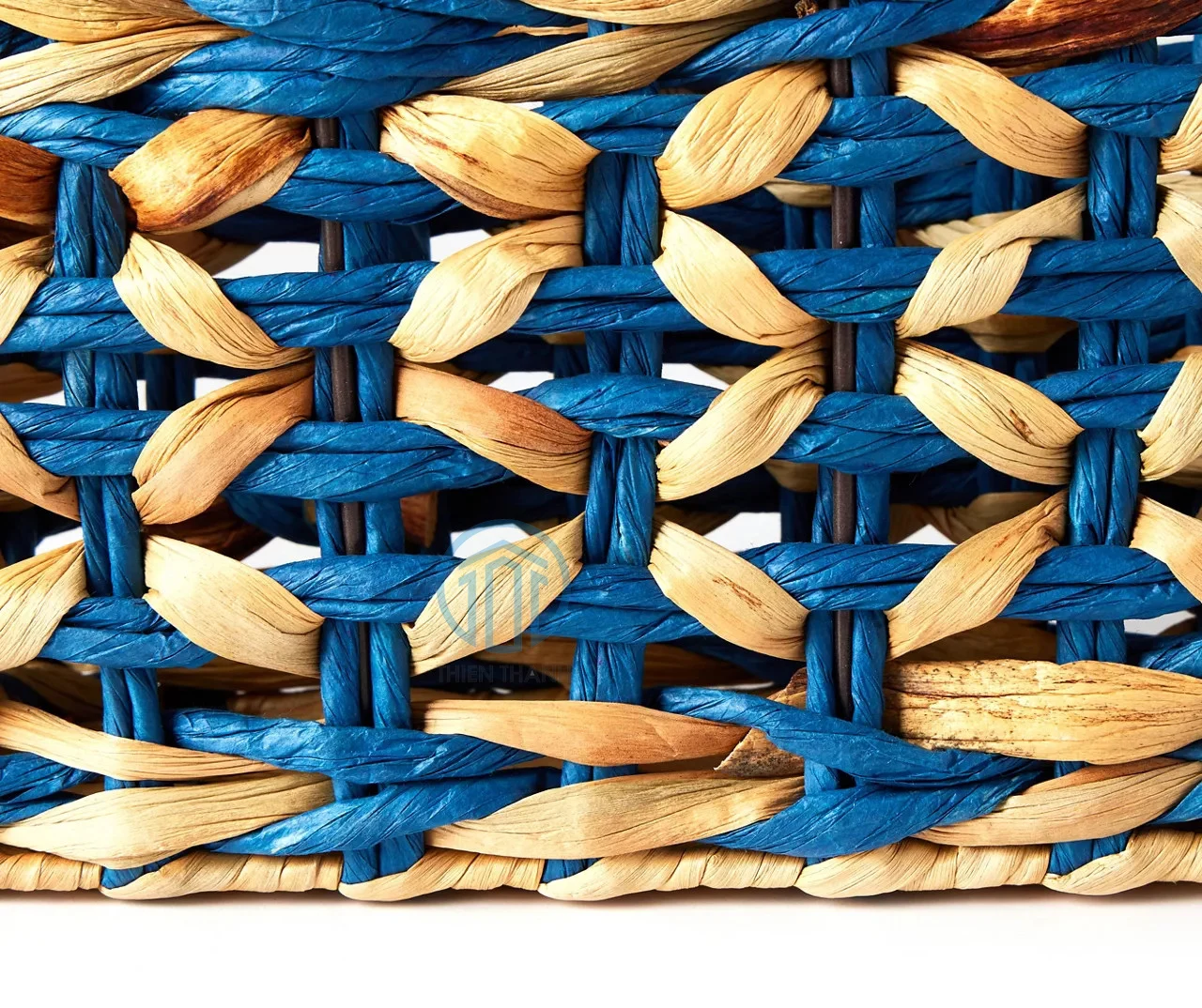 New design natural handmade water hyacinth storage basket wall hanging for home decoration made in wholesaler of Vietnam