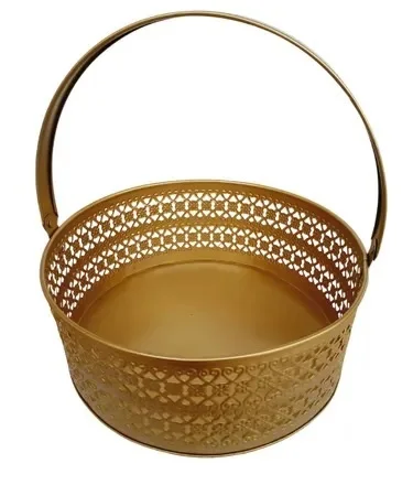 standaard heart sshape basket with competitive prices gold color metal hamper basket for home use wedding gifting use items 2024