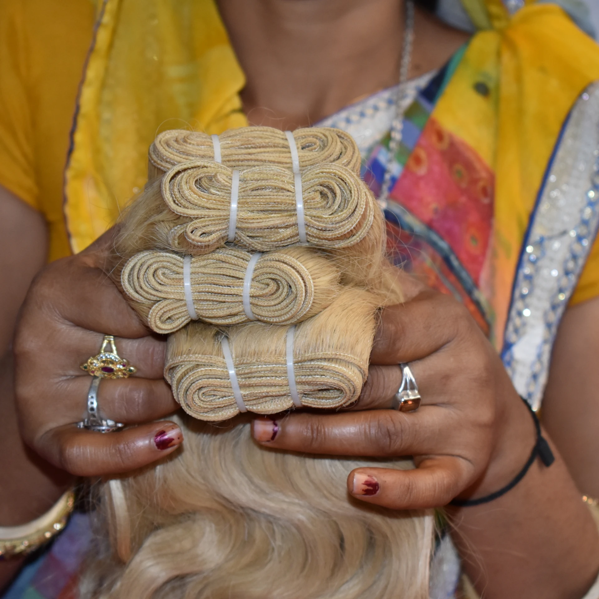Natural unprocessed blonde 613 bodywave Indian cuticle aligned manufactures weaving human hair