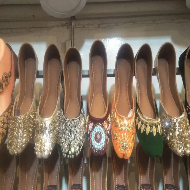 Handcrafted Ladies Khussa Shoes Traditional Indian Punjabi Jutti Beaded Flat Leather Lined Khussa for Pakistani Women
