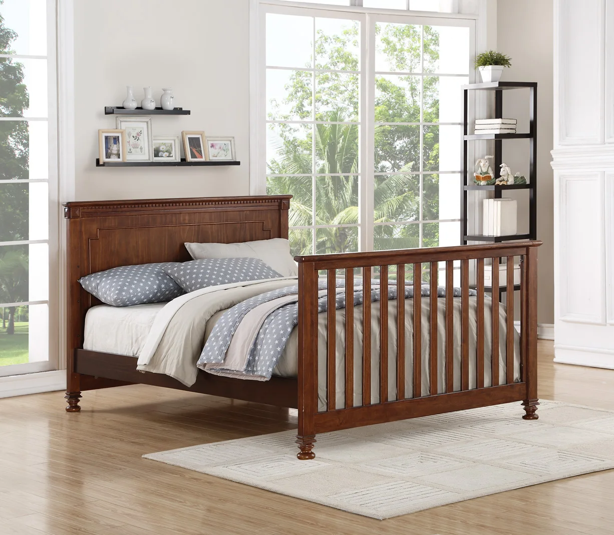 The double bed features a graceful arch which highlights the elegance of the bed It also features lines and tasteful detailing