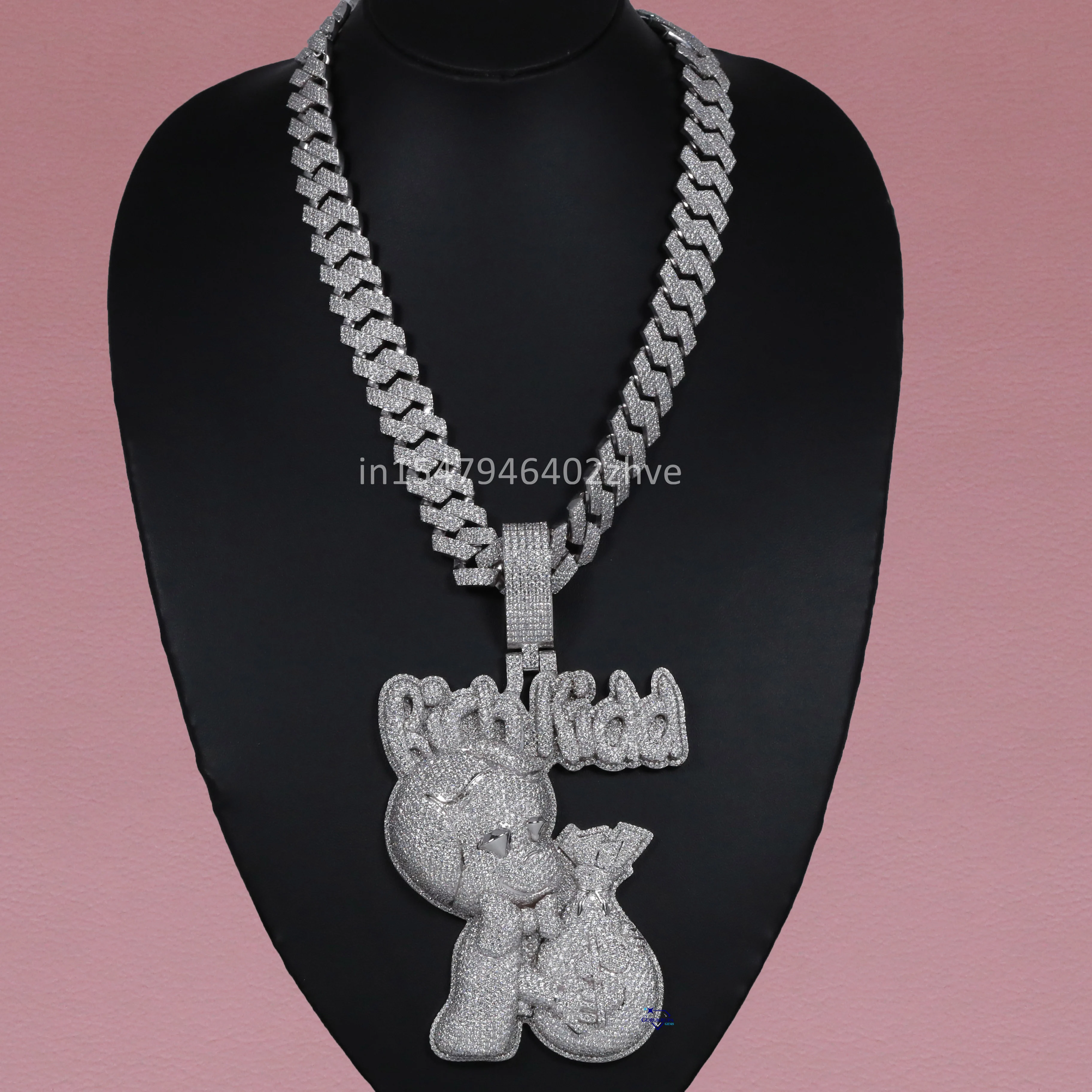 Transform your style with our exceptional 14 kt white gold chain and pendant showcasing mesmerizing vvs moissanite diamonds