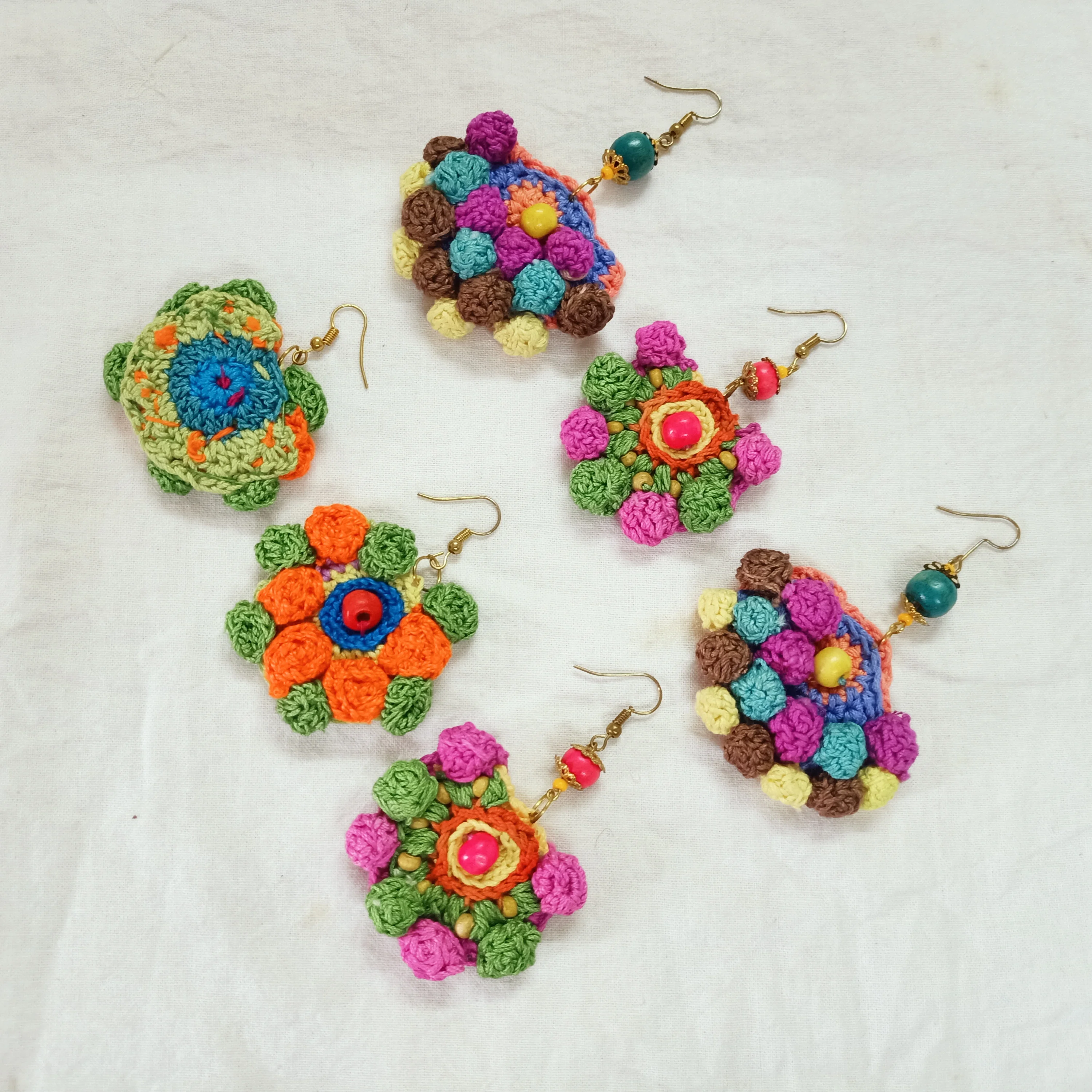 Изготовленные на заказ Разноцветные Вязаные серьги ручной работы в разных цветах идеально подходят для дизайнеров ювелирных изделий