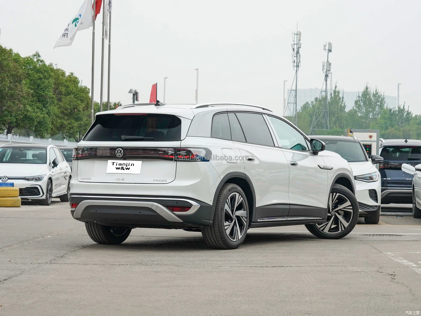 ID.6 Crozz Lite Pro electric cheap moped car electric vehicle SUV in Stock in Dubai