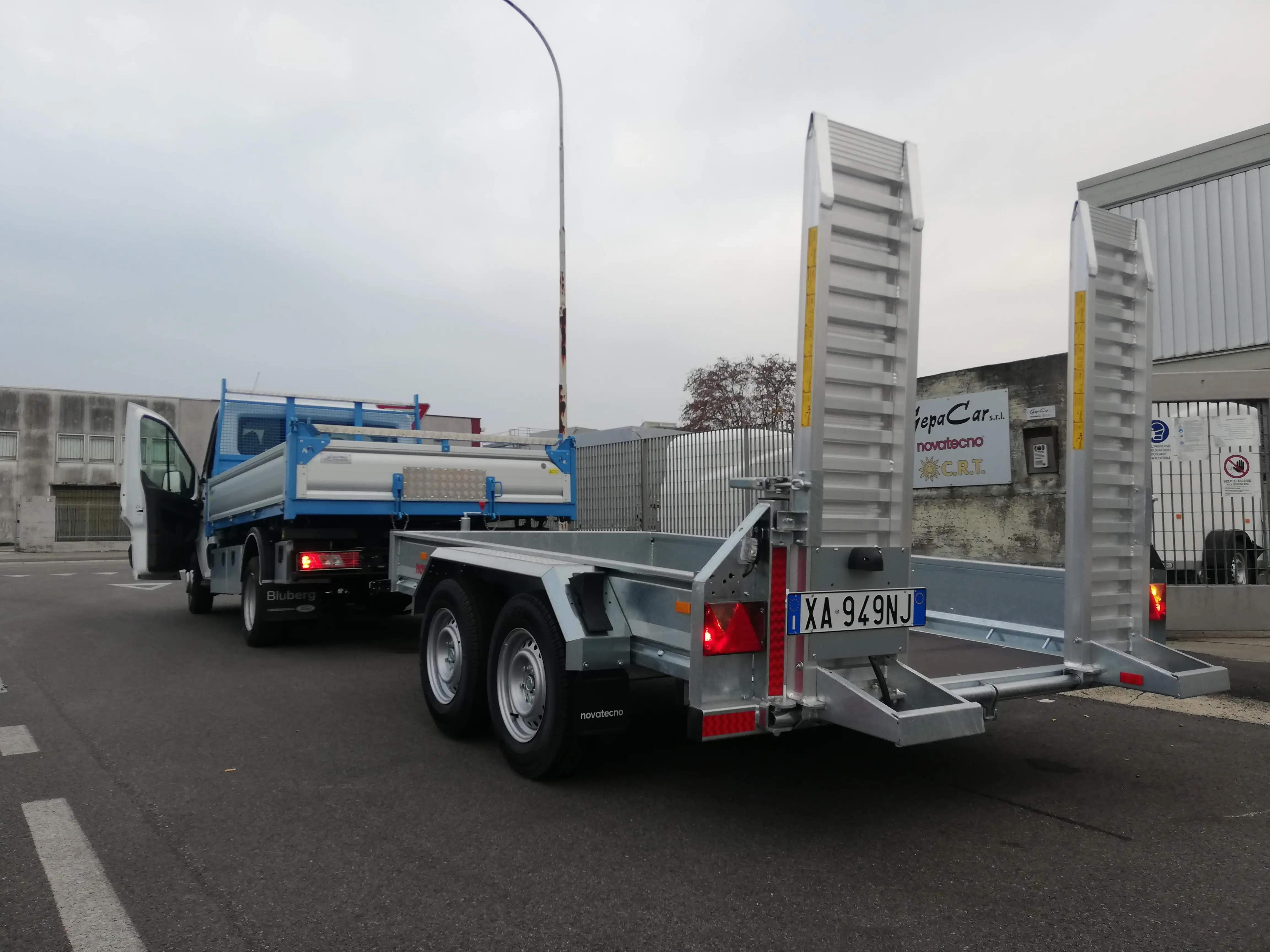 italian quality trailer for machinery vehicles tractors and operating machines 356 MAT 300 T/16