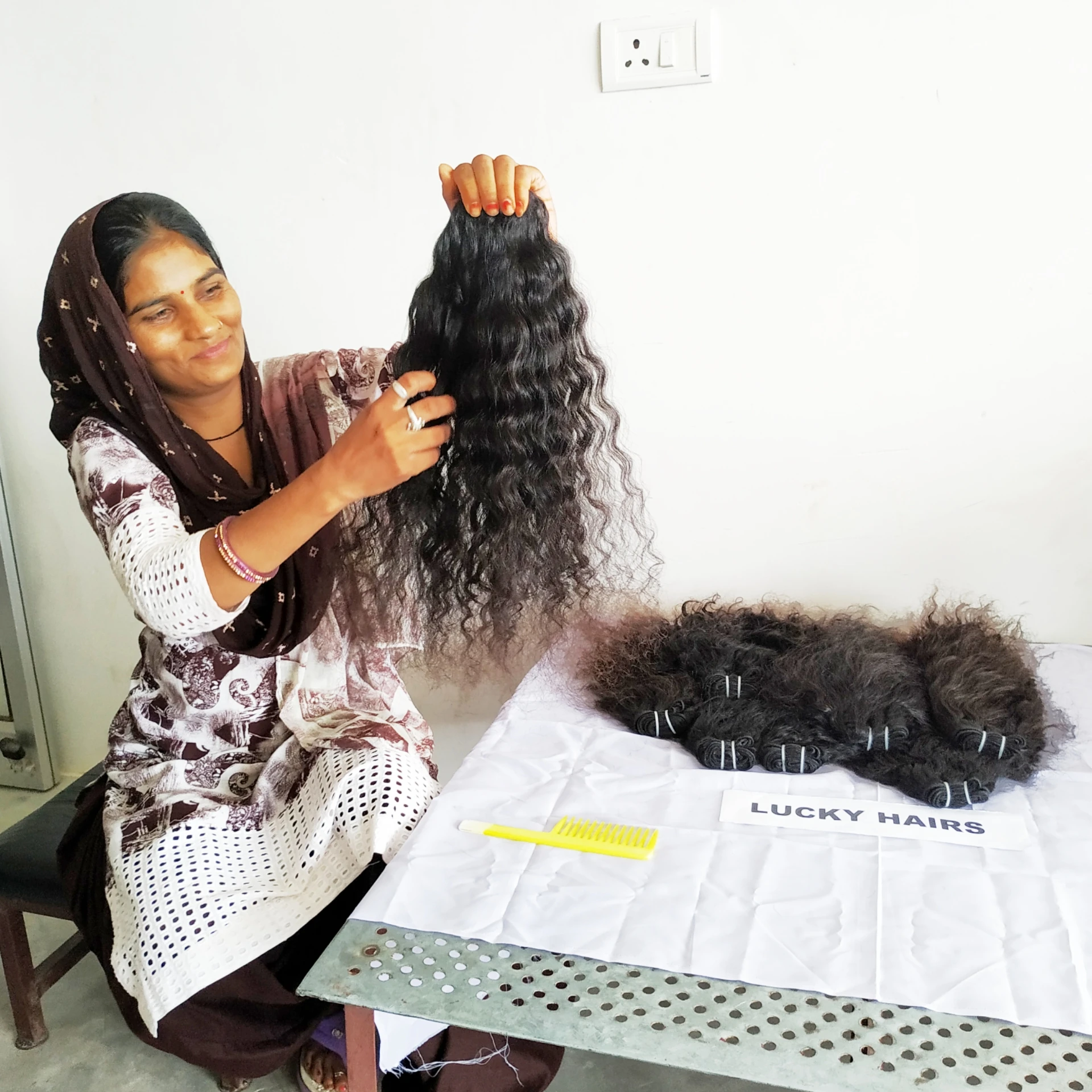Curly Bundles Natural Human Hair Extensions Unprocessed Cuticle Aligned Virgin Brazilian Human Hair Weaving