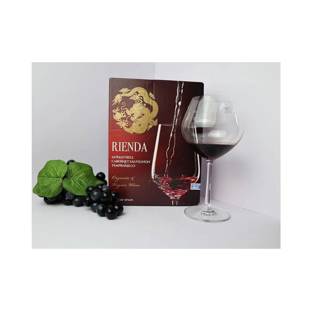 Wholesales package box 3 liters long aftertaste hint of tobacco aroma beverage bottle Rienda from Spain