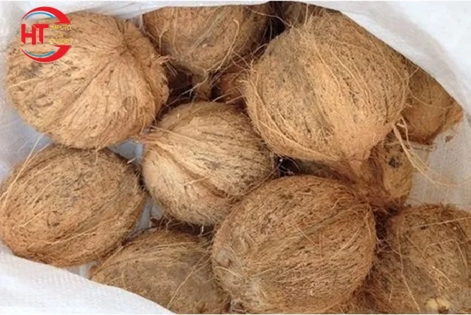 Convenient Use Vietnamese Export Sweet Organic Husked Fresh A Grade Young Coconut With Ring Pull (Shell Peeled & Polished)