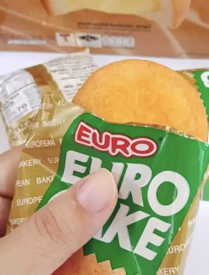 Premium Euro Custard Bun Cake 114g Wholesale Custard Cake Puff Cake and Sweet Pandan Cream Box of 12 pcs fromThailand