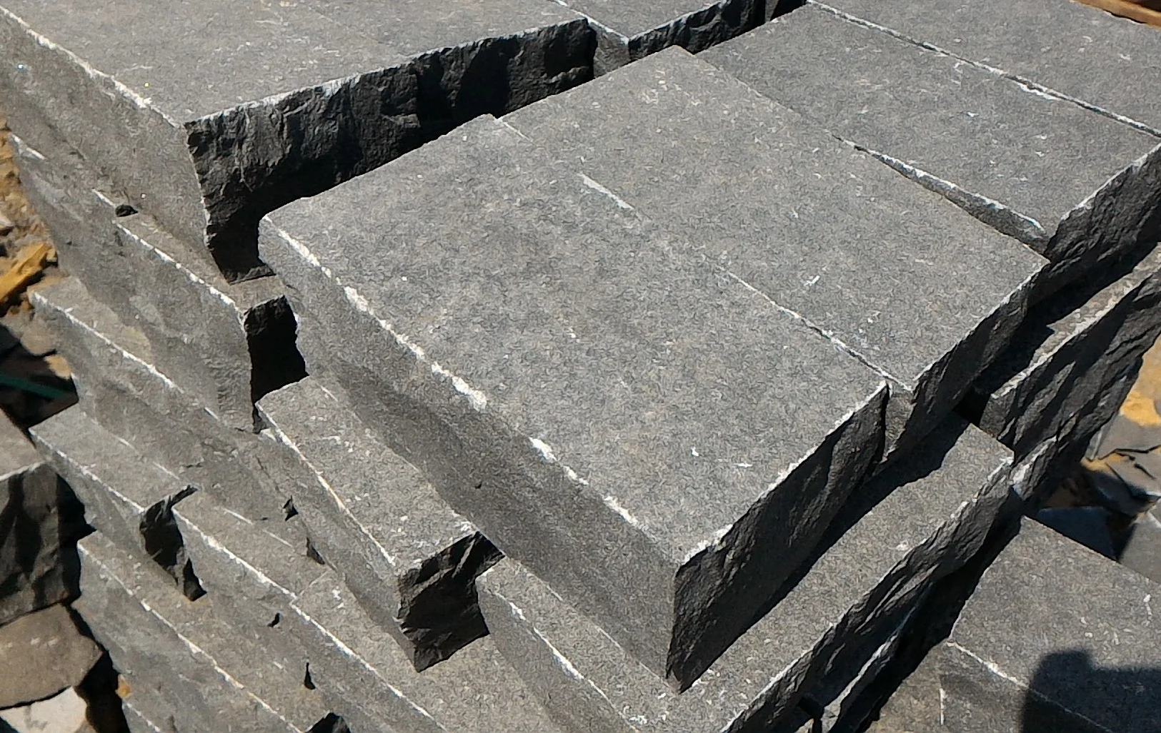 Vietnam basalt cobbles and cubles natural stone from factory best option for public construction and garden