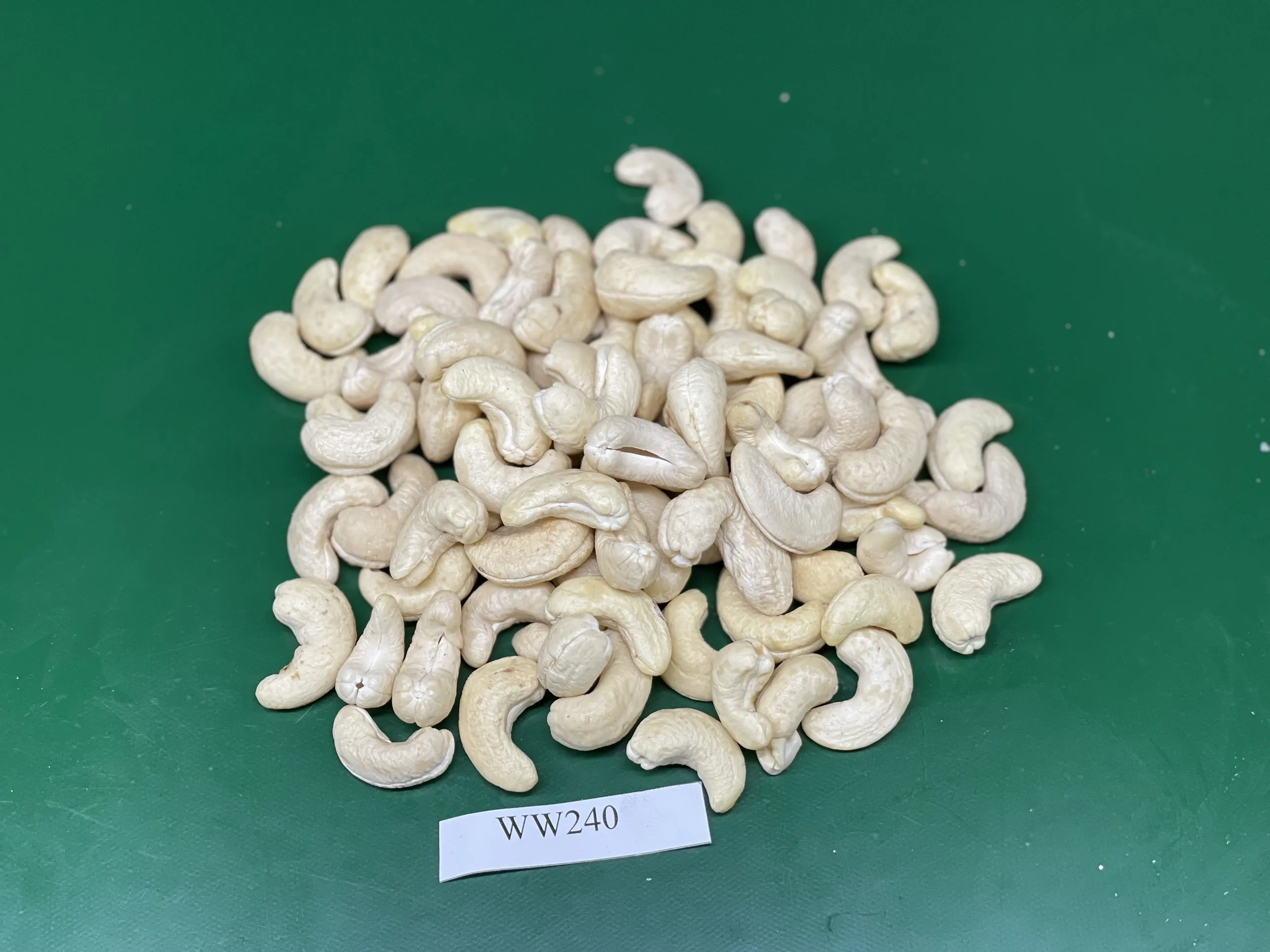 Лучший вариант-кешью w320, покрытой скорлупой кешью. Кешью и сертифицированное молоко высокого качества