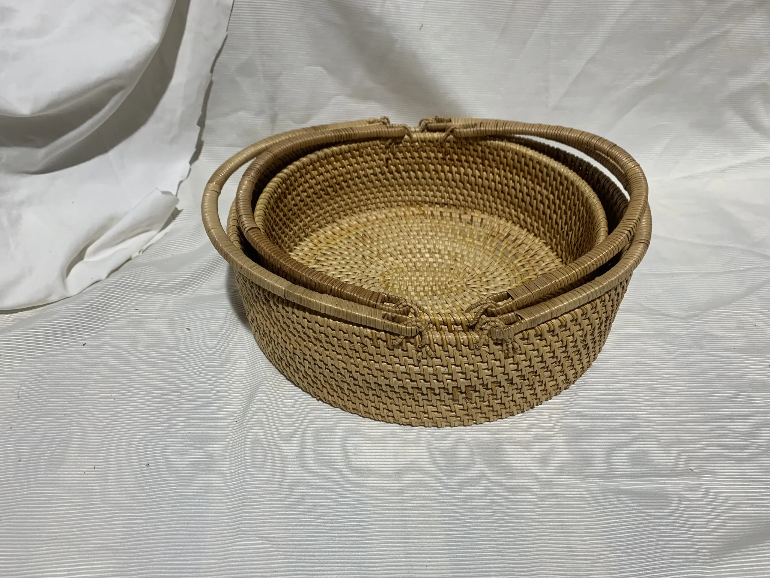 Top Product Hot Trend Custom Material Eco Friendly Manufacturer baskets for storage Rattan Fruit Basket Made In Vietnam