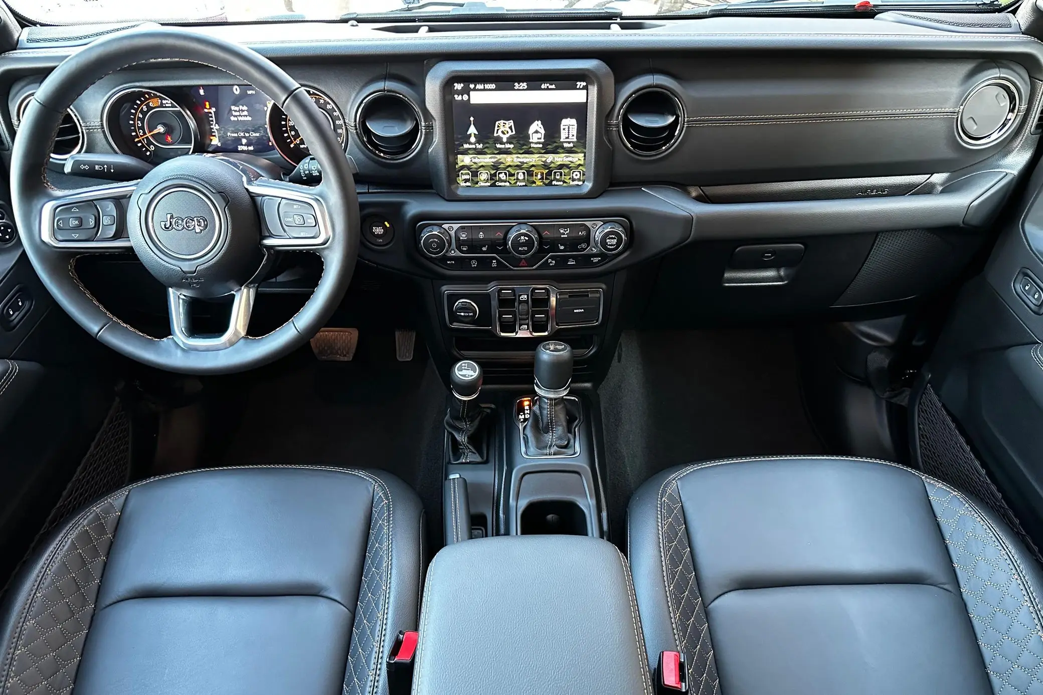 2023 Je ep Wrang ler неограниченное количество автомобилей большой высоты 4x4 Подержанный автомобиль автоматический с панорамным Люком на крыше R18 Круизный электрический механизм