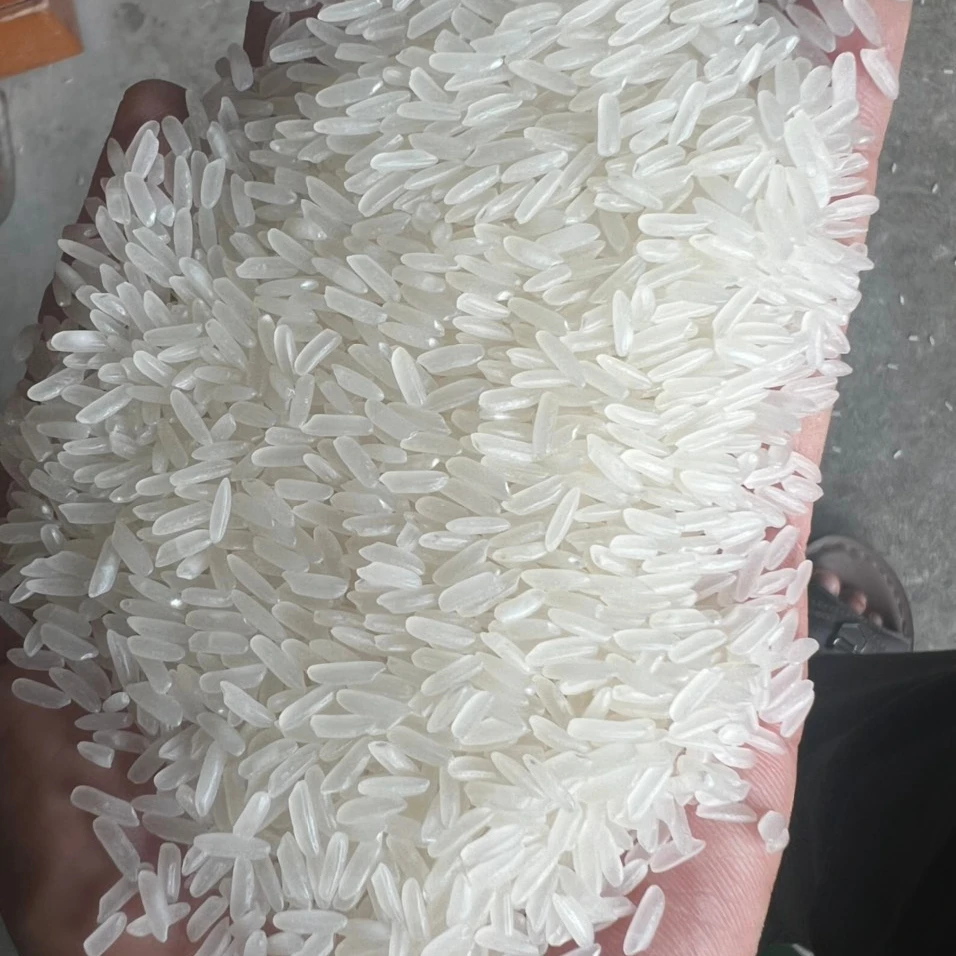 Белый рис 5% сломанный (сделано во Вьетнаме)