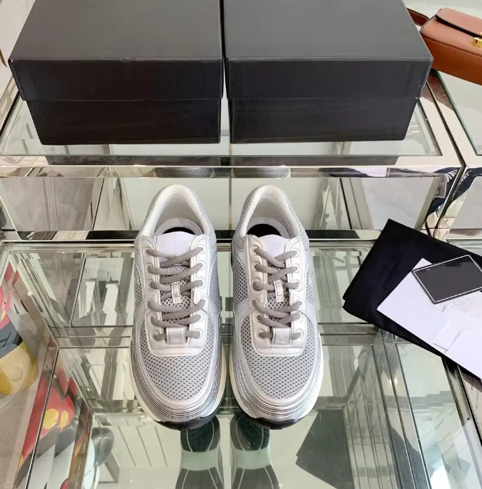 2024 Top Quality Designer Shoes Comfortable Lace-up Women Sneakers Sport Shoes Sneakers For men And Ladies