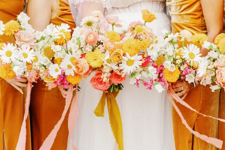 Premium Quality Artificial Silk Dahlia Rose Flowers Bouquet Flowers for Bridal Wedding Party and Festival Decorations Wholesale