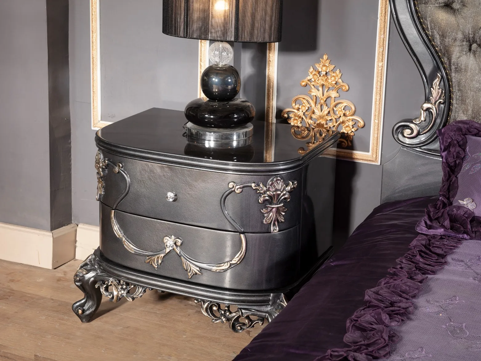 High quality special prestigious bedroom furniture with exclusive quality meticulous curving