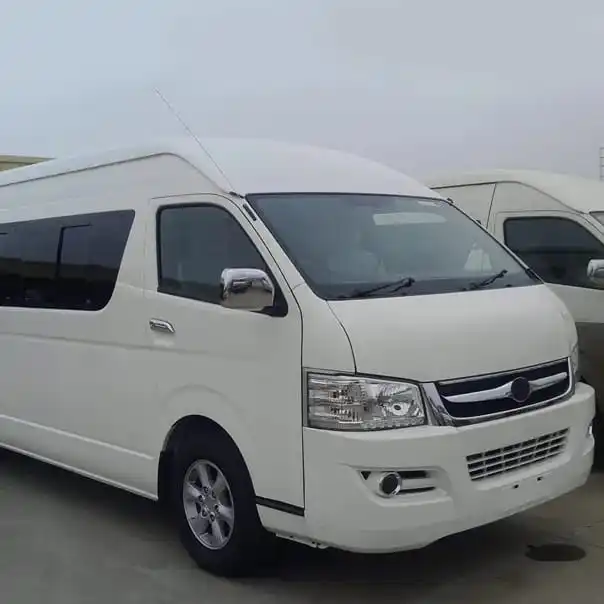 Мини-автобус Toyotas Hiace