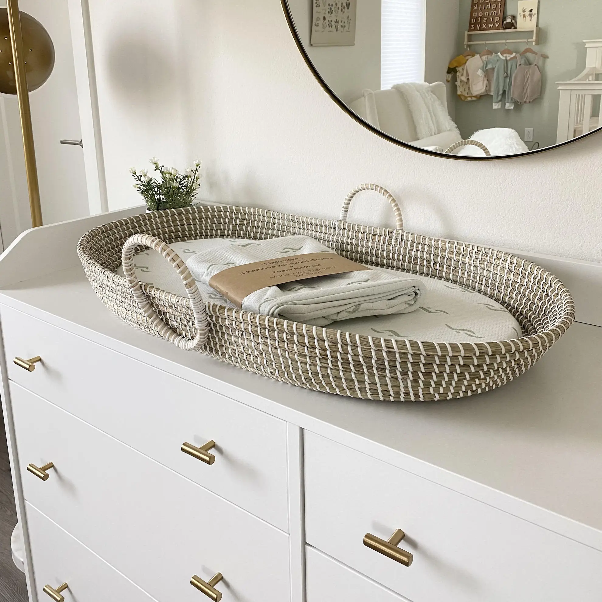 Changing seagrass baby wicker moses baskets from Vietnam sustainable kids crib bassinets basket wholesale
