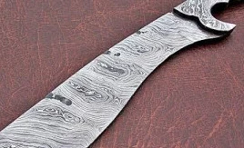 CUSTOM HANDMADE DAMASCUS STEEL BEAUTIFUL RAM HORN HUNTING BOWIE KNIFE WITH LEATHER SHEATH By Knives Maker