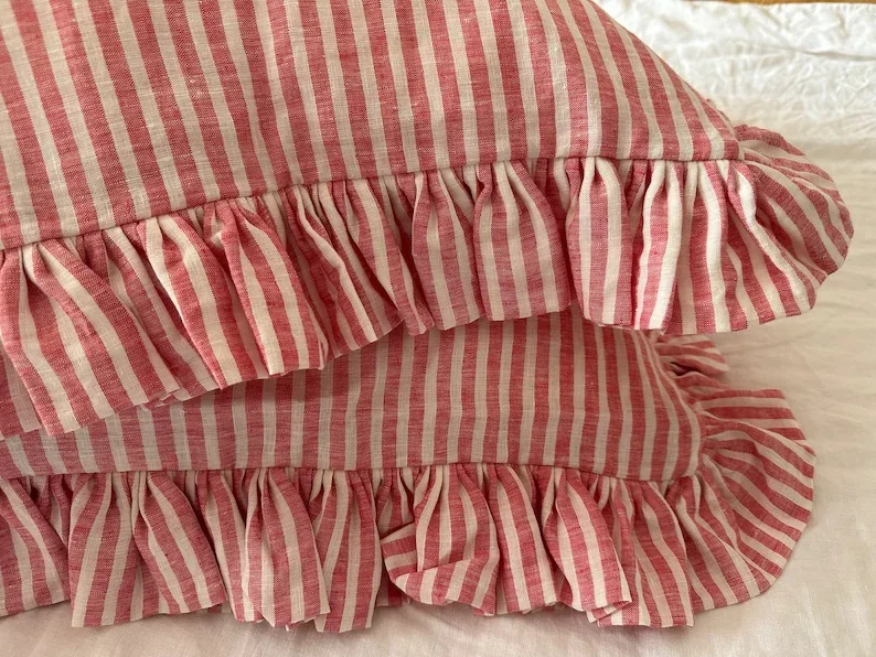 Льняная наволочка с оборками в полоску