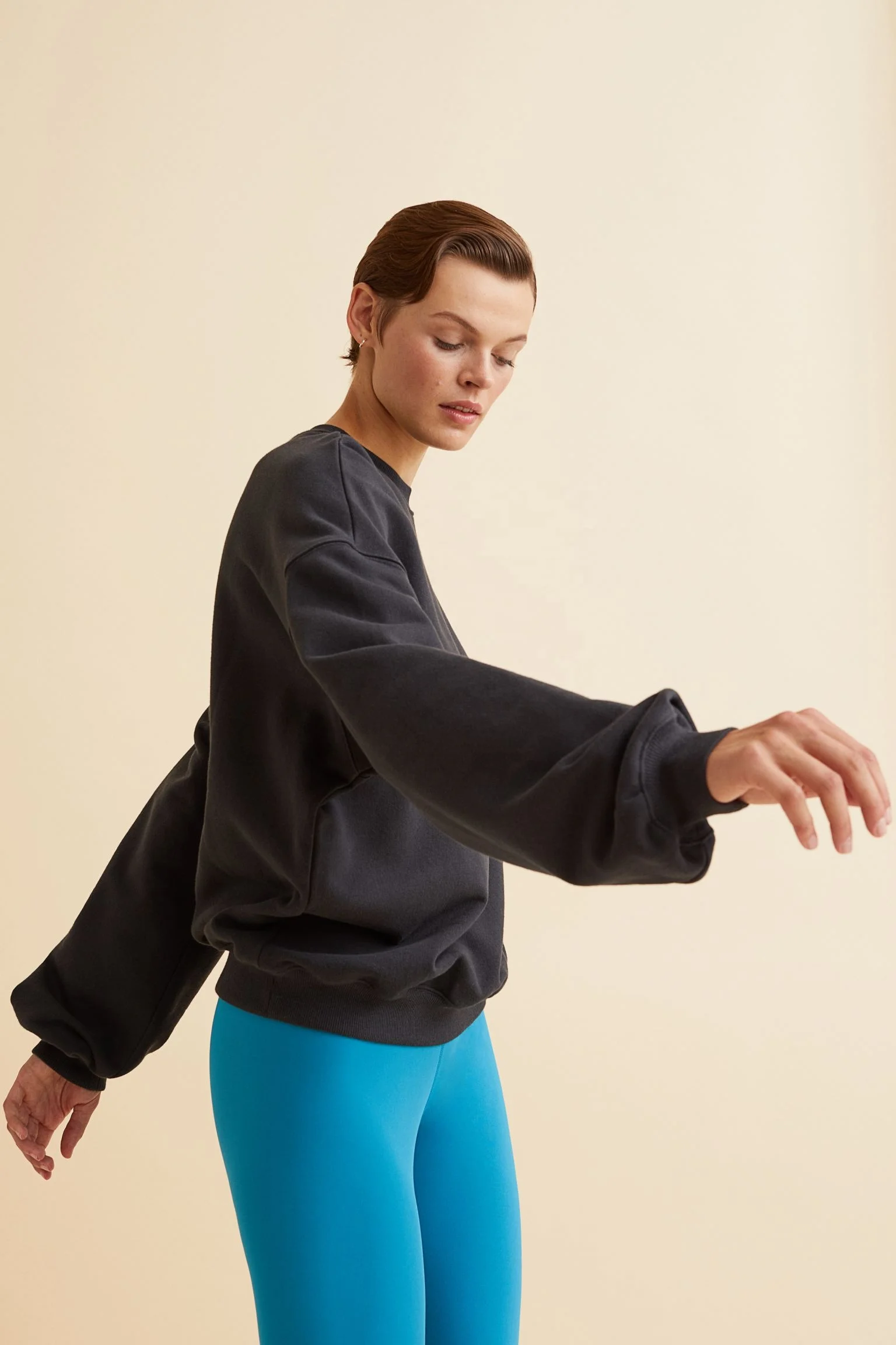 Wholesale Blank High Visibility Vintage Custom Print Design Heavy Crewneck Hoodies Korean Women Baggy Off Shoulder Sweatshirts