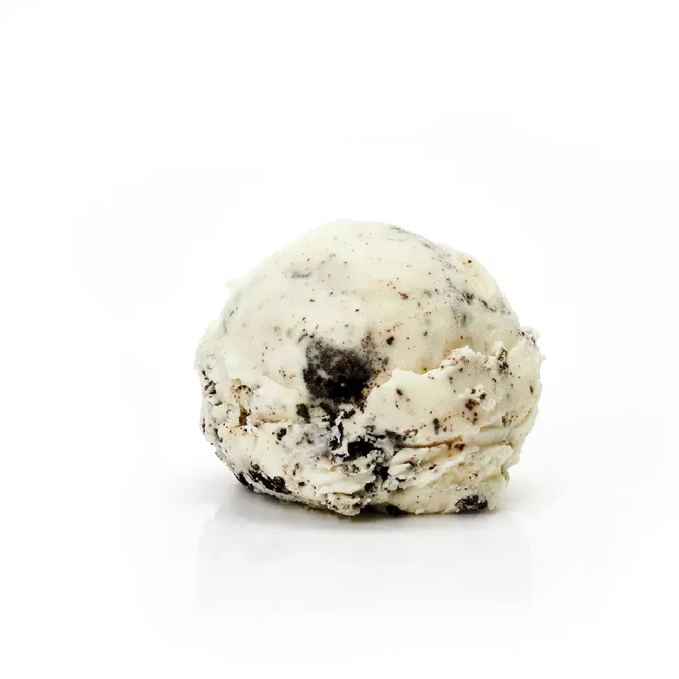 Competitive Price Crunchy Cookie Rich Vanilla White and Black Sweet Taste Handcrafted 16oz Pint Smooth Classic Cookies Ice Cream