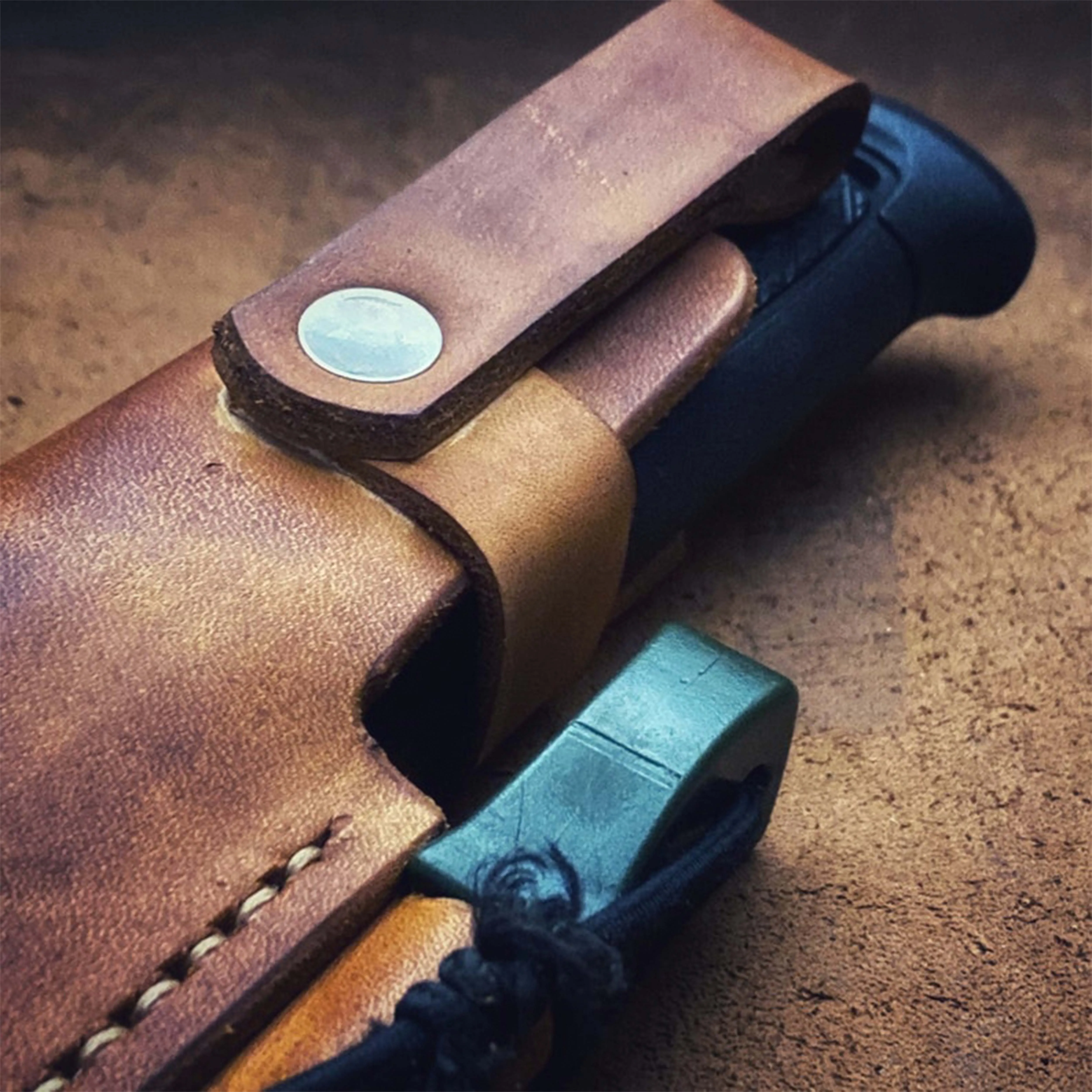 High Quality Hot Selling Factory Price Rich Grain Leather Sheath for Fixed Blade Knives Hunting Knife Folding Knives Industrial