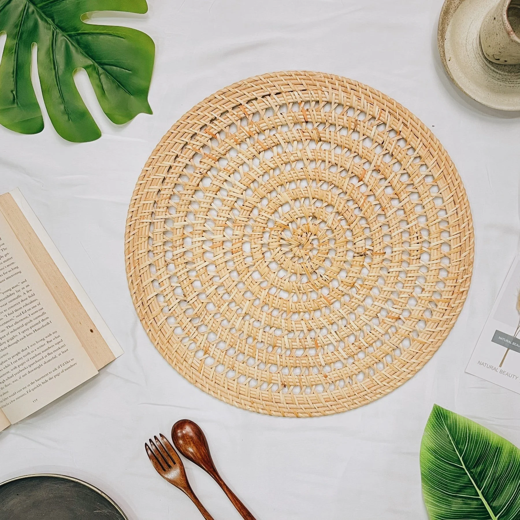 Vietnam Manufacturer Round Rattan Placemats Natural Hand Woven Rattan Placemat Table Decoration & Accessories
